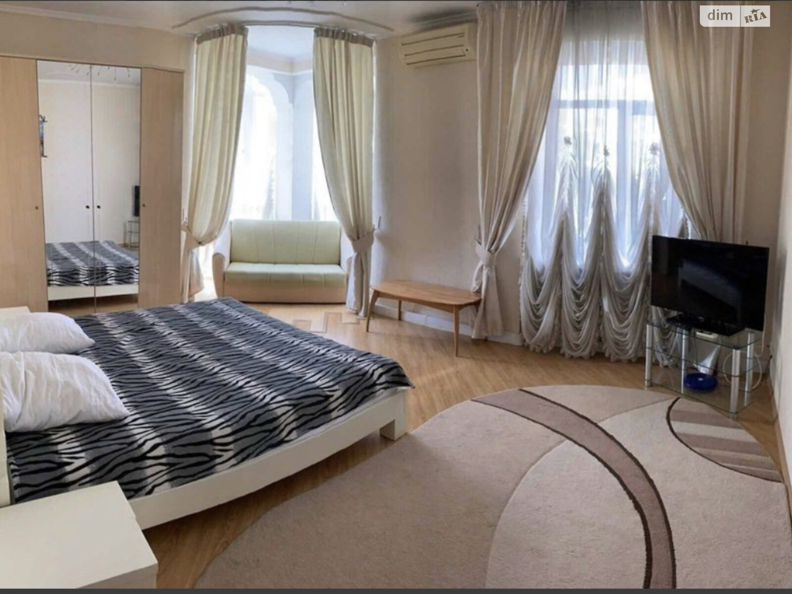 Продаж трикімнатної квартири в Чорноморську, на вул. Паркова, район Іллічівськ фото 1 Продаж трикімнатної квартири в Чорноморську, на вул. Паркова, район Іллічівськ фото 1