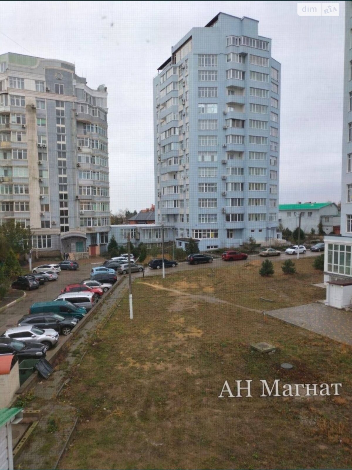 Продаж трикімнатної квартири в Чорноморську, на вул. Паркова, район Іллічівськ фото 1