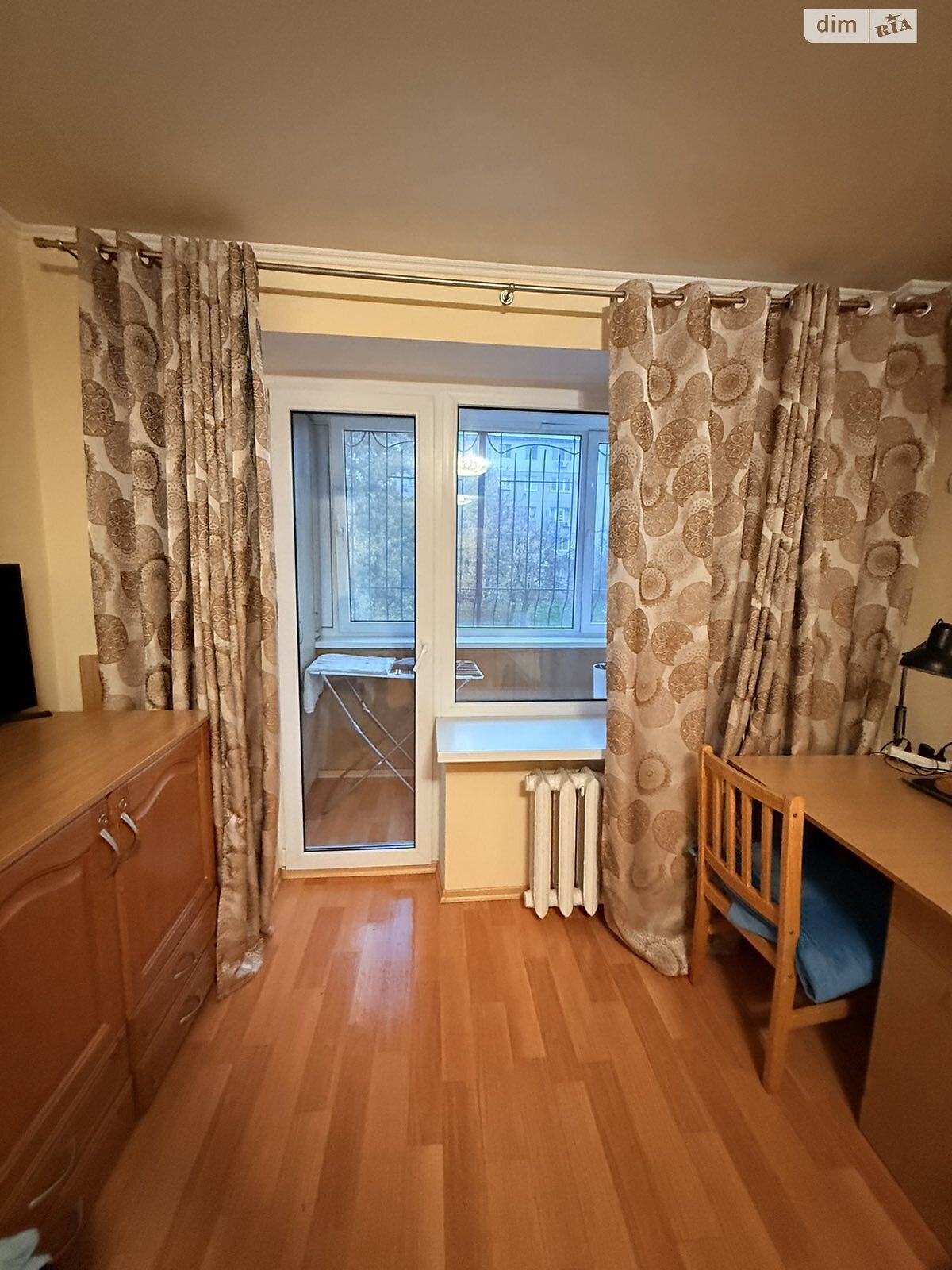 Продаж трикімнатної квартири в Чорноморську, на вул. Паркова, район Іллічівськ фото 1 Продаж трикімнатної квартири в Чорноморську, на вул. Паркова, район Іллічівськ фото 1