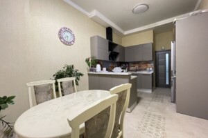 Продаж трикімнатної квартири в Чорноморську, на вул. Парусна, район Іллічівськ фото 2