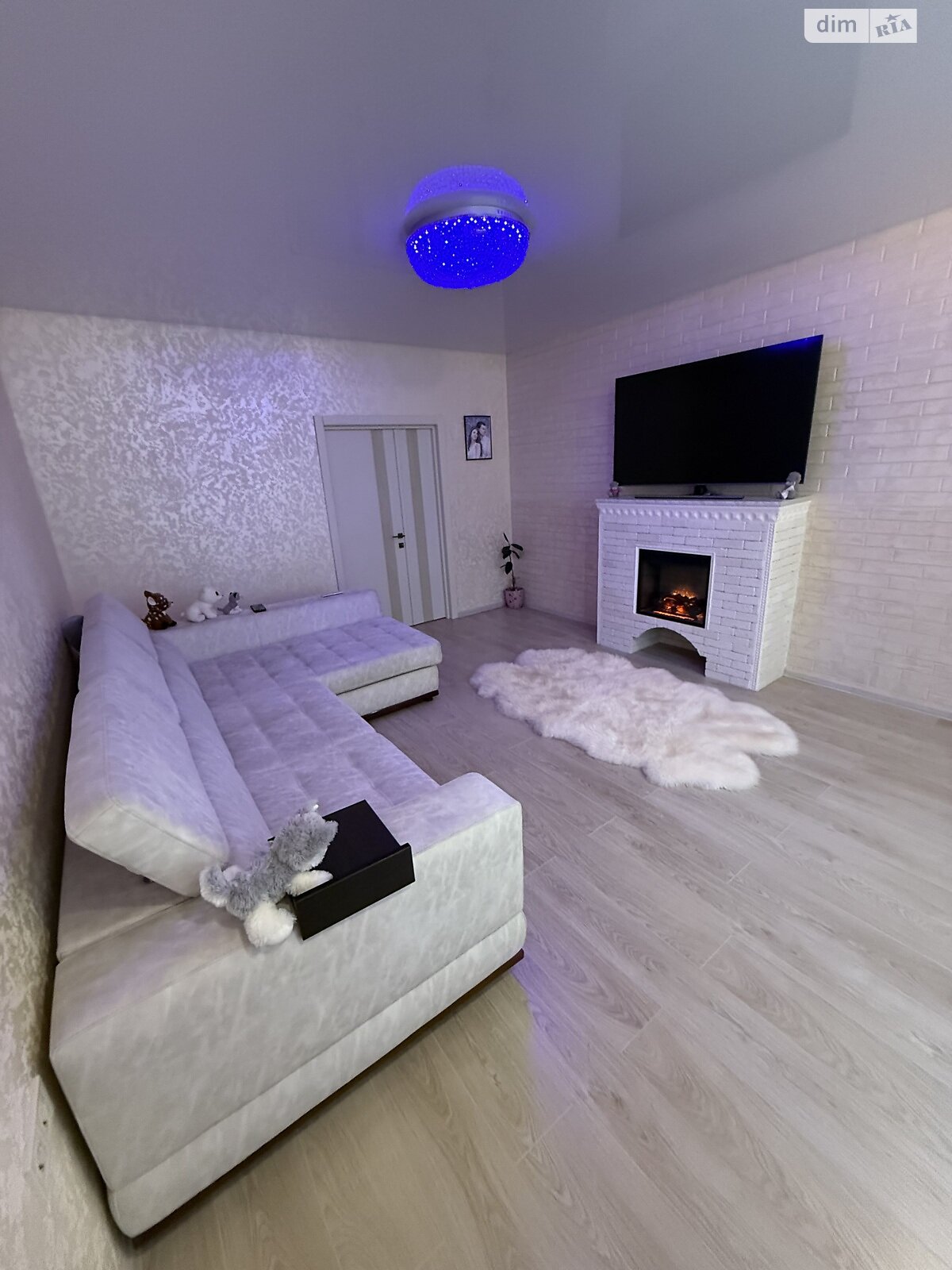 Продажа двухкомнатной квартиры в Черноморске, на ул. Парусная 20, кв. 51, район Ильичевск фото 1 Продажа двухкомнатной квартиры в Черноморске, на ул. Парусная 20, кв. 51, район Ильичевск фото 1