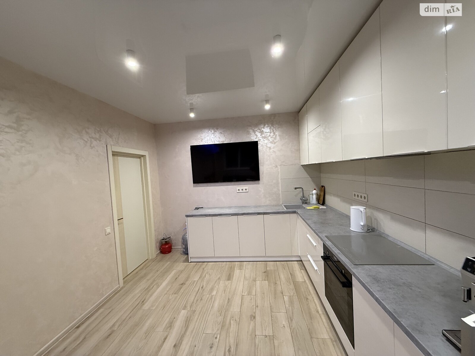 Продажа двухкомнатной квартиры в Черноморске, на ул. Парусная 20, кв. 51, район Ильичевск фото 1 Продажа двухкомнатной квартиры в Черноморске, на ул. Парусная 20, кв. 51, район Ильичевск фото 1