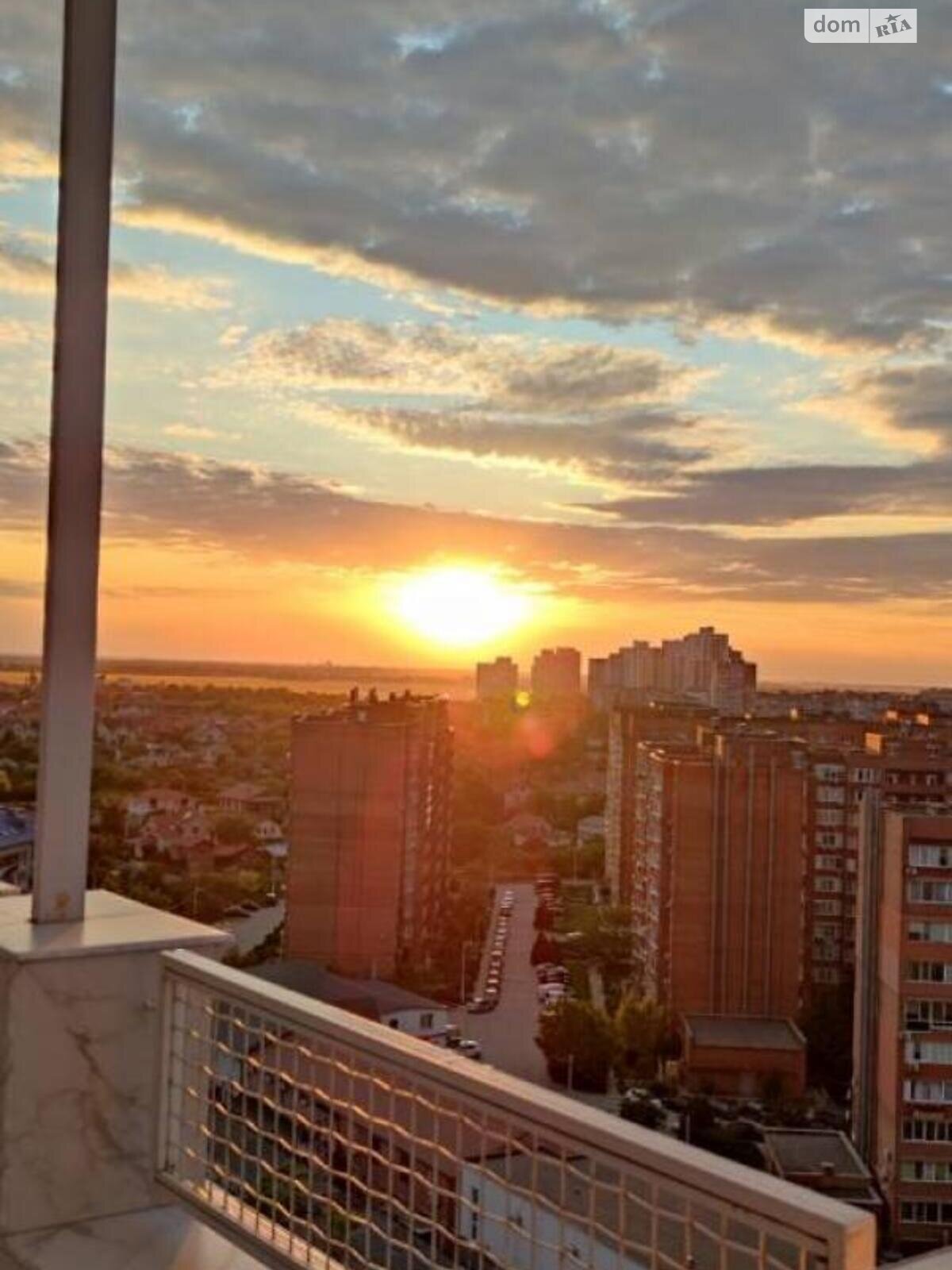 Продаж двокімнатної квартири в Чорноморську, на вул. Радісна, район Іллічівськ фото 1 Продаж двокімнатної квартири в Чорноморську, на вул. Радісна, район Іллічівськ фото 1