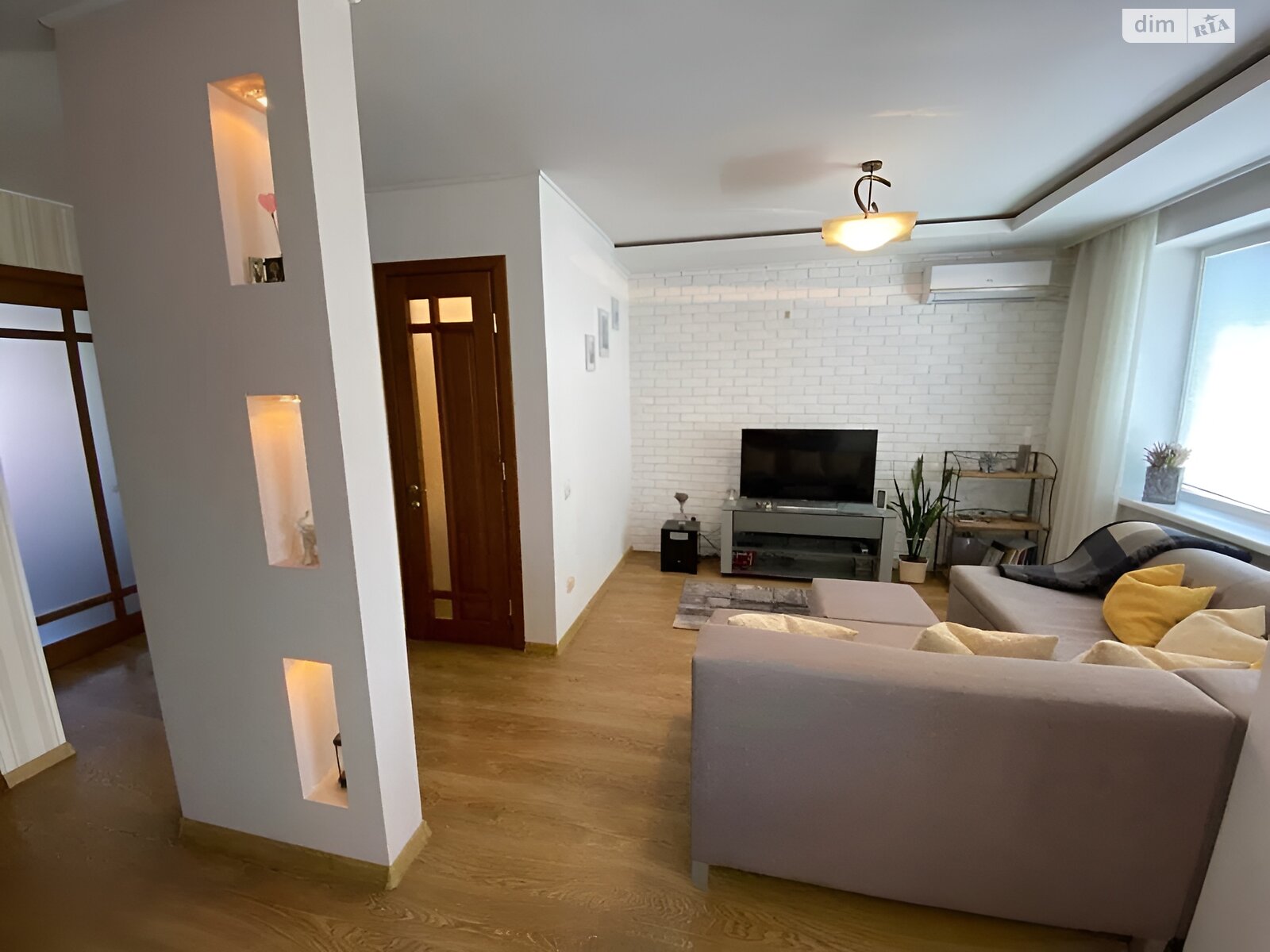 Продаж трикімнатної квартири в Чорноморську, на вул. Радісна 11Б, район Іллічівськ фото 1 Продаж трикімнатної квартири в Чорноморську, на вул. Радісна 11Б, район Іллічівськ фото 1