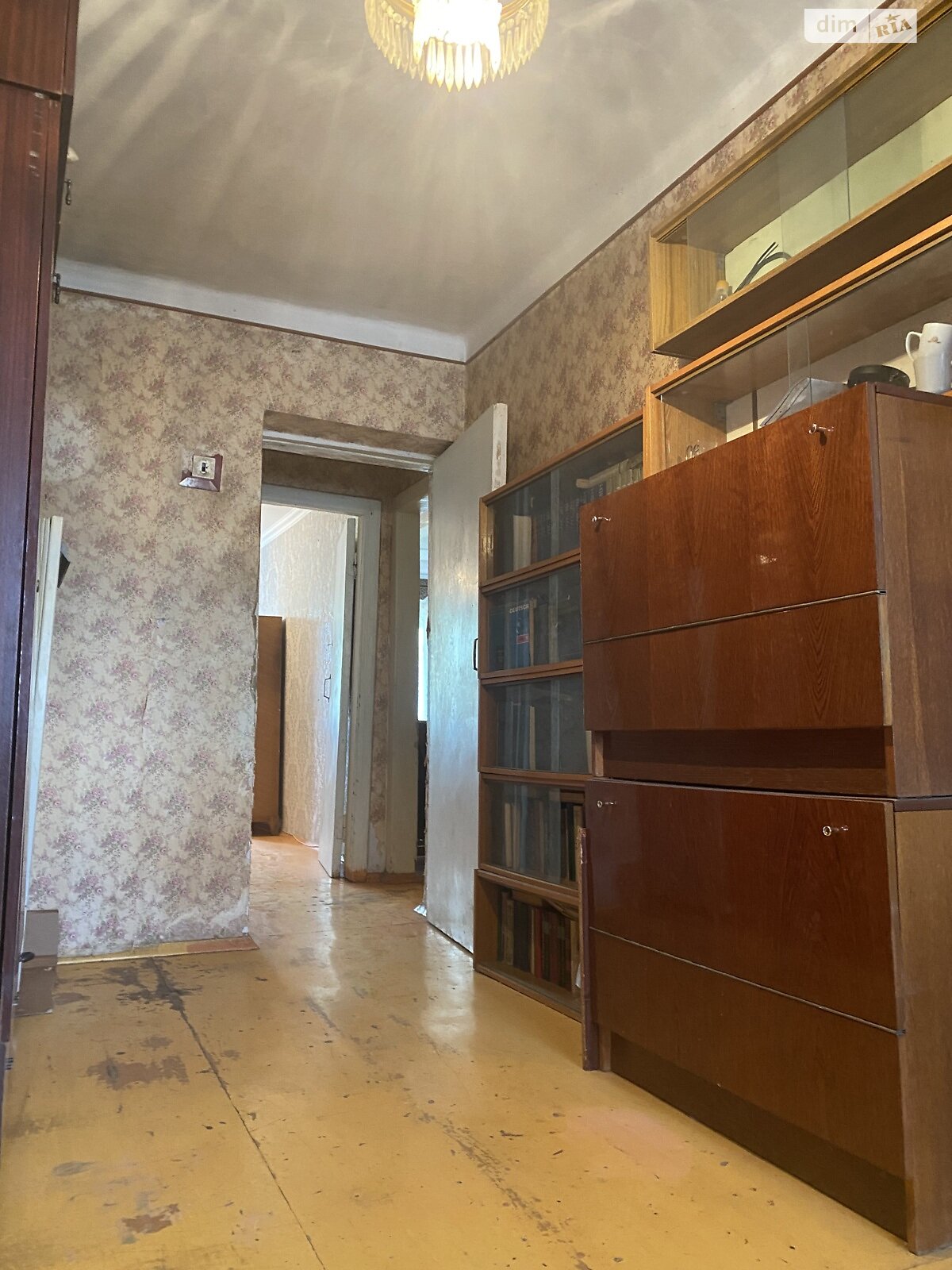 Продаж трикімнатної квартири в Чорноморську, на пл. Станіслава Стребка, район Іллічівськ фото 1 Продаж трикімнатної квартири в Чорноморську, на пл. Станіслава Стребка, район Іллічівськ фото 1