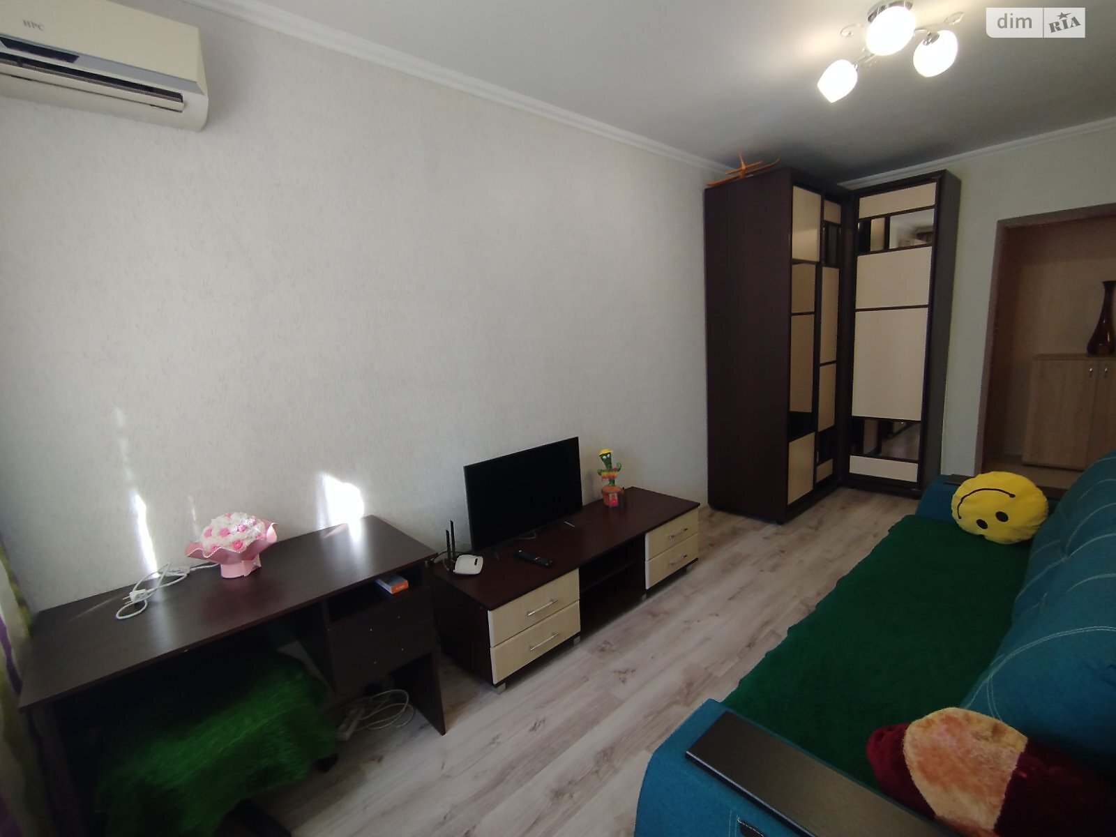 Продаж двокімнатної квартири в Чорноморську, на вул. Захисників України, район Іллічівськ фото 1 Продаж двокімнатної квартири в Чорноморську, на вул. Захисників України, район Іллічівськ фото 1