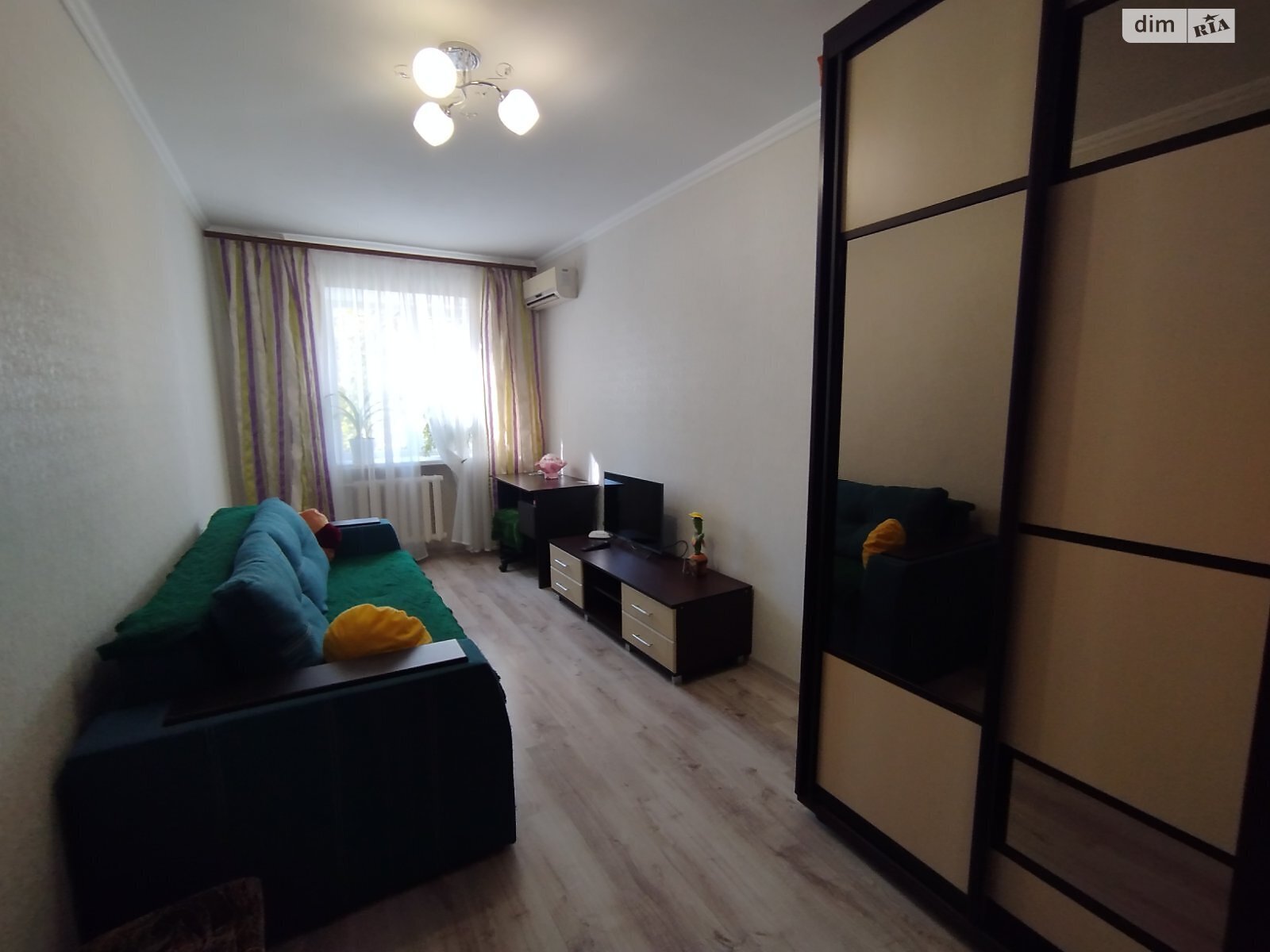 Продаж двокімнатної квартири в Чорноморську, на вул. Захисників України, район Іллічівськ фото 1 Продаж двокімнатної квартири в Чорноморську, на вул. Захисників України, район Іллічівськ фото 1