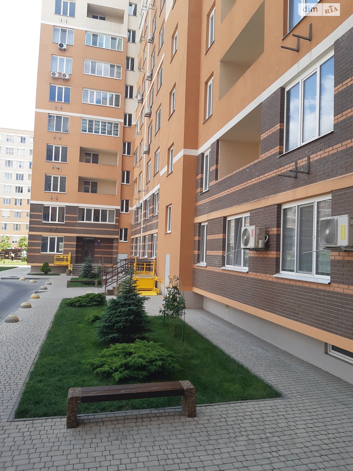 Продаж двокімнатної квартири в Чорноморську, на вул. Захисників України 42Б, кв. 150, район Іллічівськ фото 1