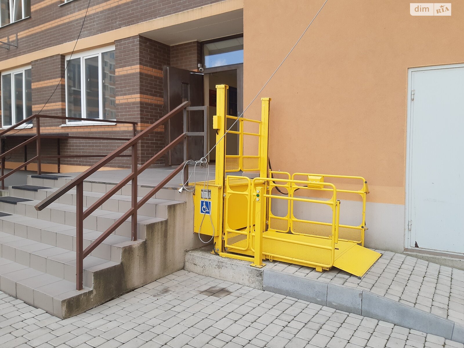 Продаж двокімнатної квартири в Чорноморську, на вул. Захисників України 42Б, кв. 150, район Іллічівськ фото 1