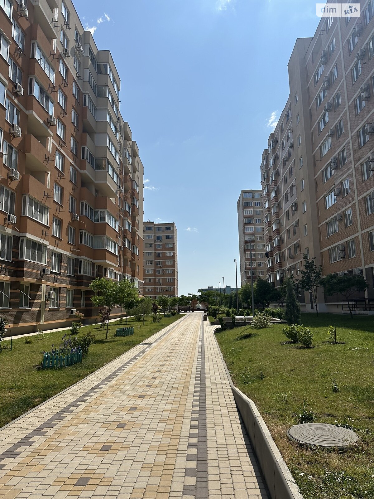 Продаж двокімнатної квартири в Чорноморську, на вул. Захисників України 42Б, район Іллічівськ фото 1 Продаж двокімнатної квартири в Чорноморську, на вул. Захисників України 42Б, район Іллічівськ фото 1