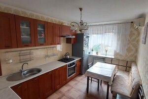 Продажа четырехкомнатной квартиры в Черноморске, на просп. Мира, район Ильичевск фото 2