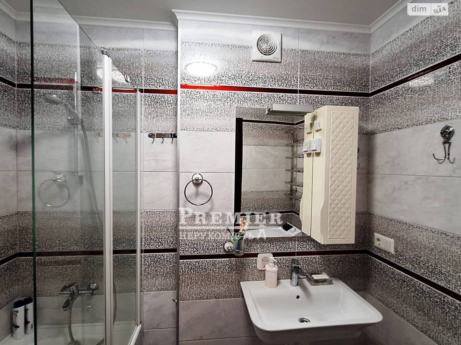 Продажа трехкомнатной квартиры в Черноморске, на ул. Корабельная, фото 1 Продажа трехкомнатной квартиры в Черноморске, на ул. Корабельная, фото 1