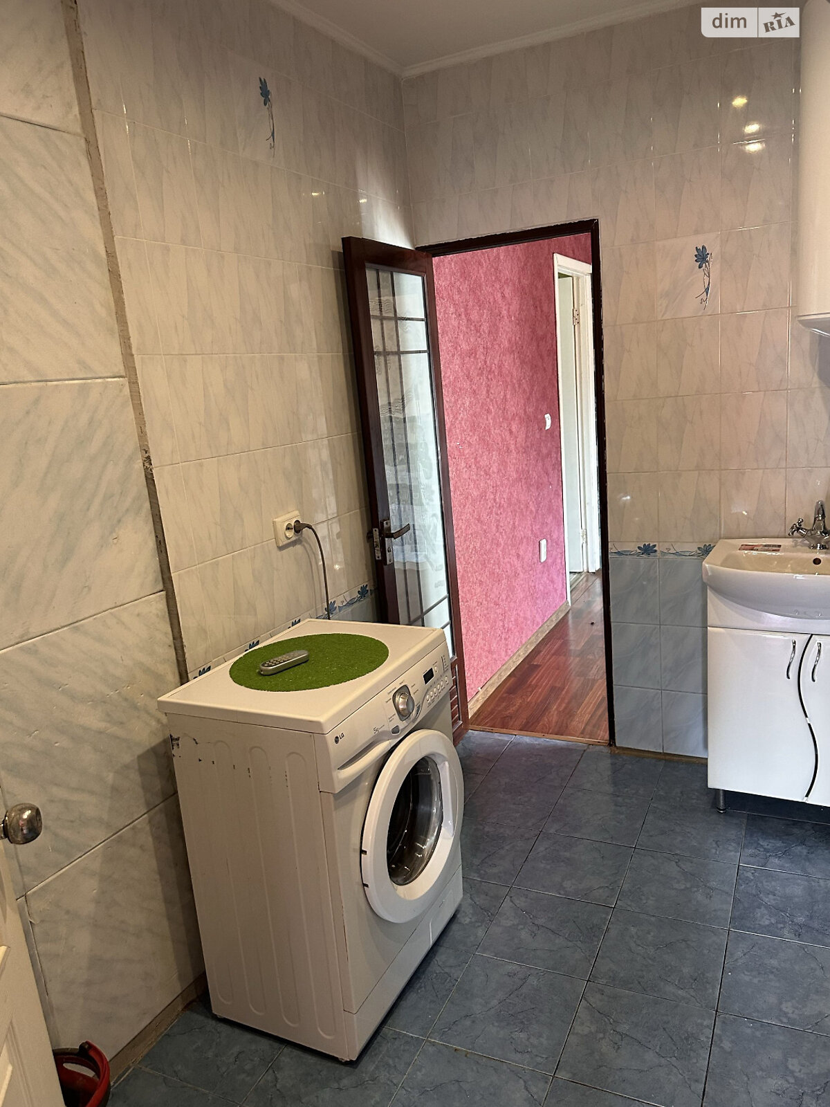 Продажа двухкомнатной квартиры в Черноморске, на просп. Мира 41, фото 1 Продажа двухкомнатной квартиры в Черноморске, на просп. Мира 41, фото 1