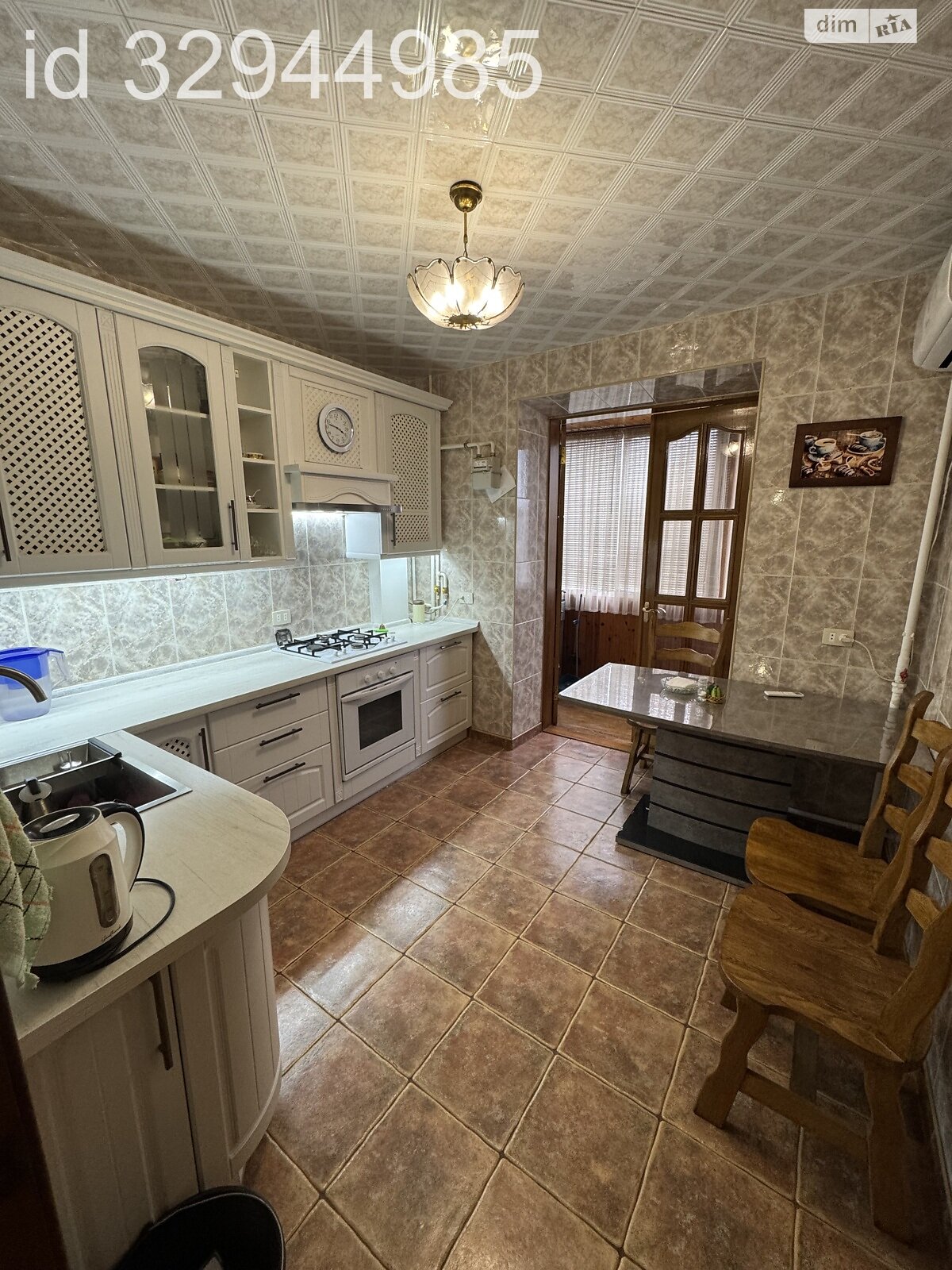 Продаж трикімнатної квартири в Чорноморську, на просп. Миру 1, фото 1 Продаж трикімнатної квартири в Чорноморську, на просп. Миру 1, фото 1