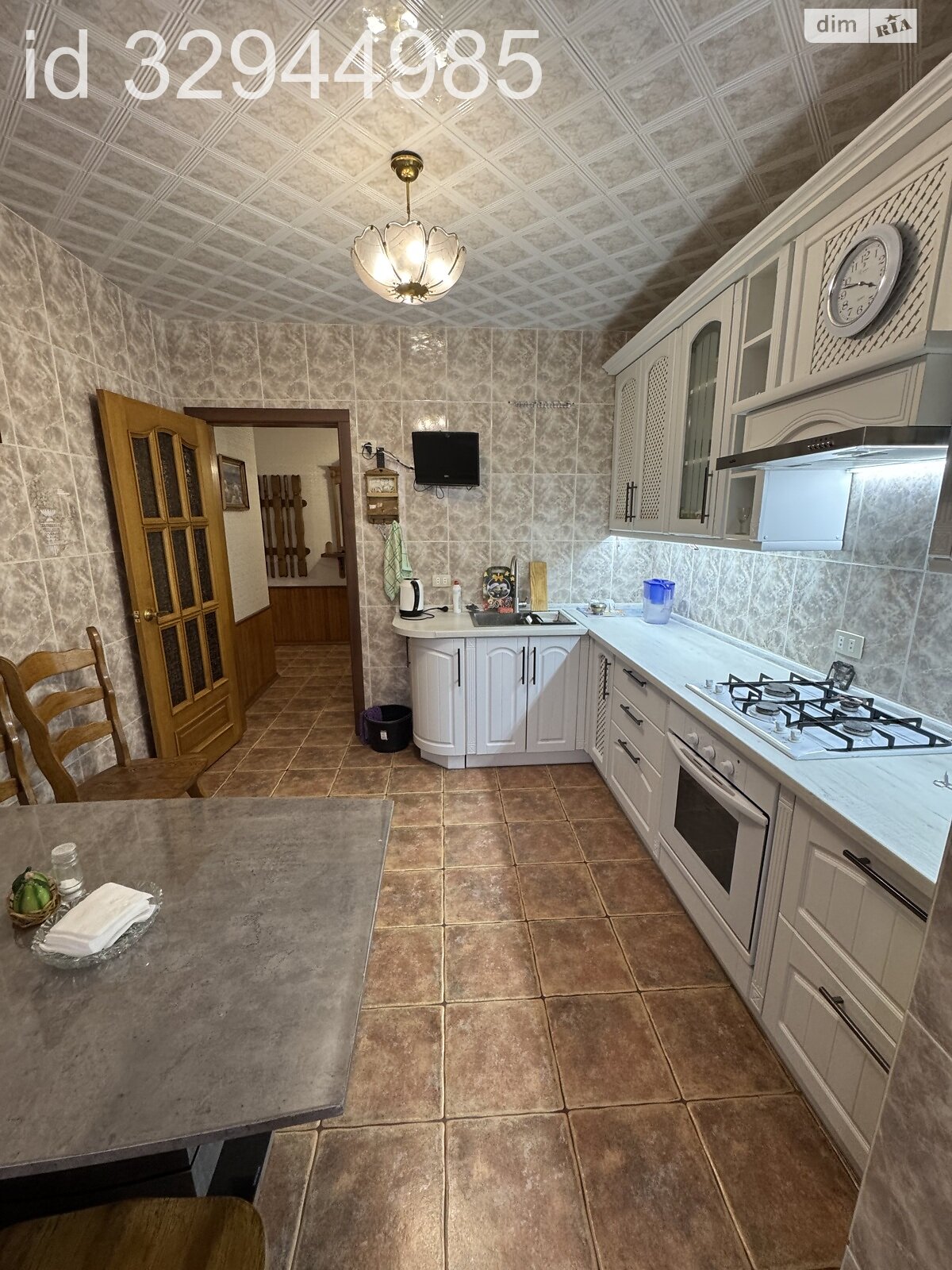 Продаж трикімнатної квартири в Чорноморську, на просп. Миру 1, фото 1 Продаж трикімнатної квартири в Чорноморську, на просп. Миру 1, фото 1