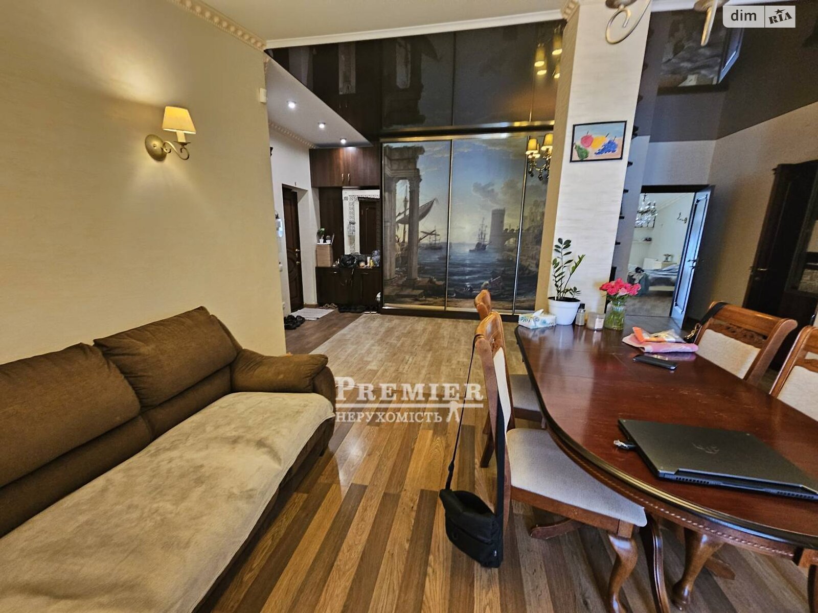 Продаж двокімнатної квартири в Чорноморську, на просп. Миру, фото 1 Продаж двокімнатної квартири в Чорноморську, на просп. Миру, фото 1