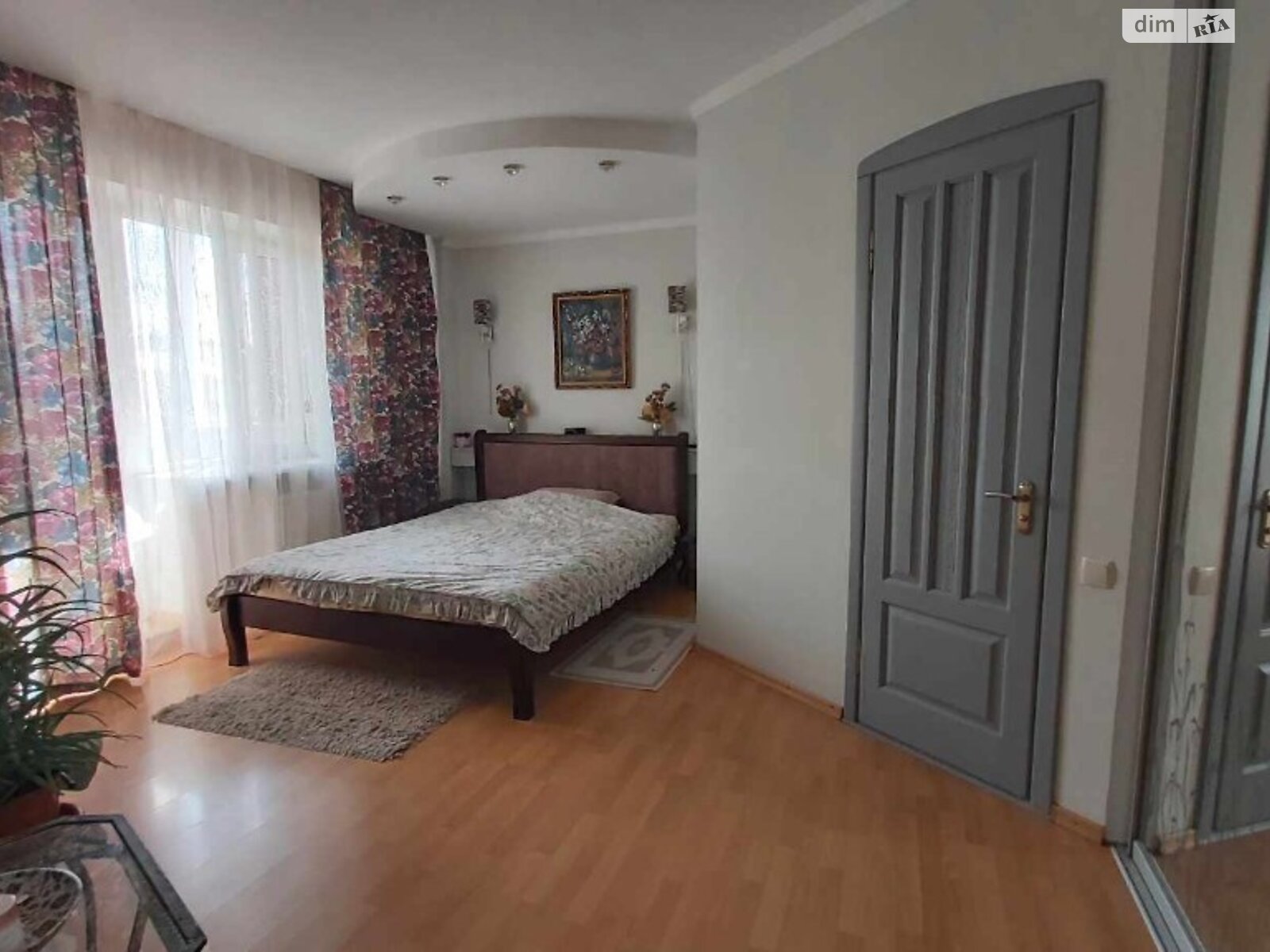 Продажа трехкомнатной квартиры в Черноморске, на ул. Парусная, фото 1
