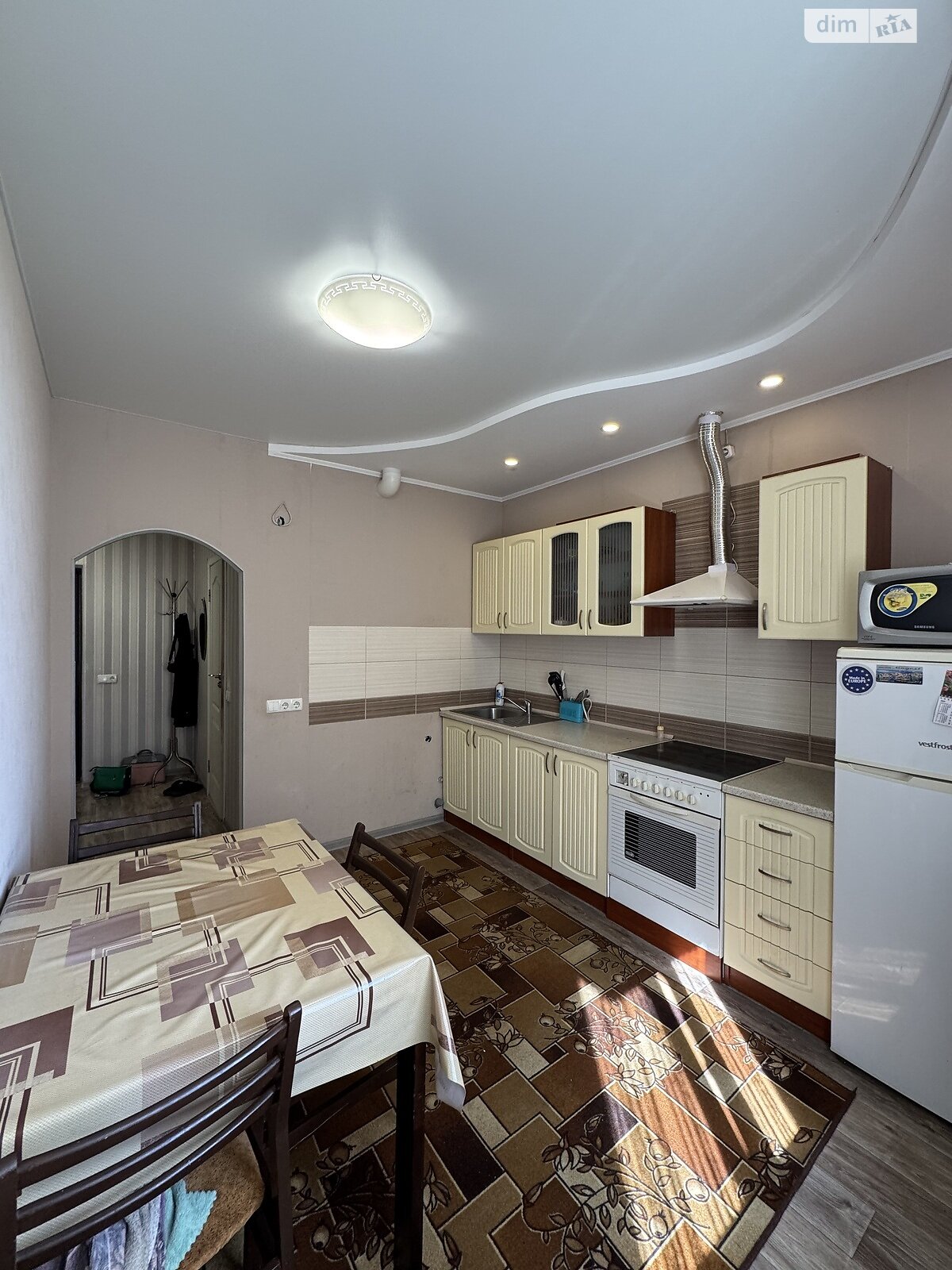 Продаж однокімнатної квартири в Чорноморську, на вул. Захисників України, фото 1 Продаж однокімнатної квартири в Чорноморську, на вул. Захисників України, фото 1