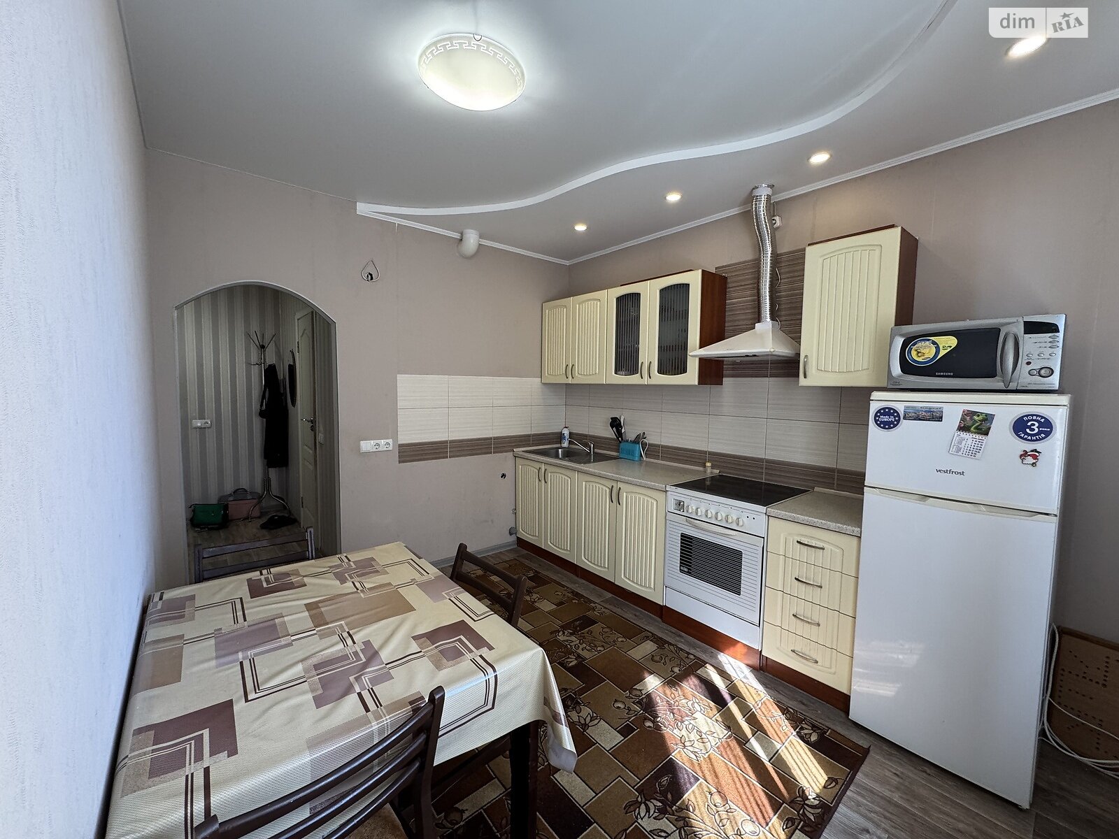 Продаж однокімнатної квартири в Чорноморську, на вул. Захисників України, фото 1 Продаж однокімнатної квартири в Чорноморську, на вул. Захисників України, фото 1