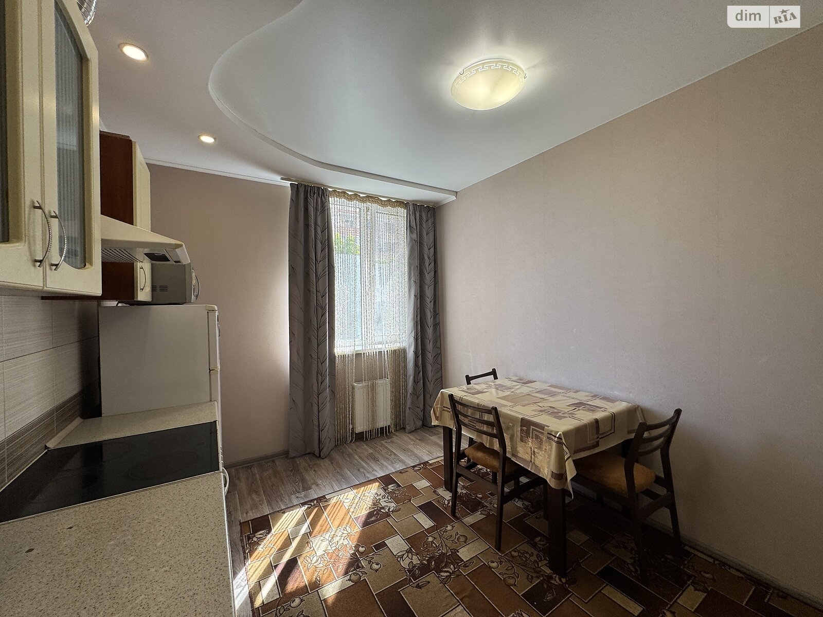 Продаж однокімнатної квартири в Чорноморську, на вул. Захисників України, фото 1 Продаж однокімнатної квартири в Чорноморську, на вул. Захисників України, фото 1