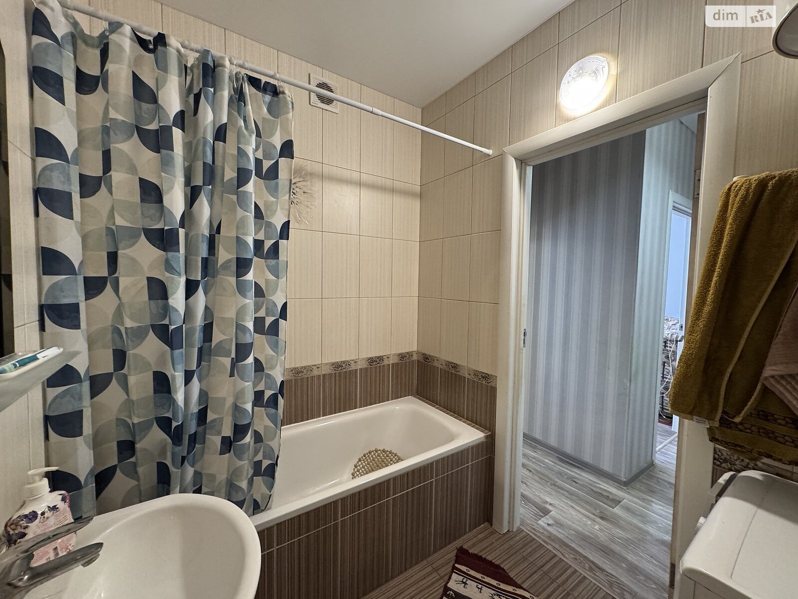 Продаж однокімнатної квартири в Чорноморську, на вул. Захисників України, фото 1 Продаж однокімнатної квартири в Чорноморську, на вул. Захисників України, фото 1