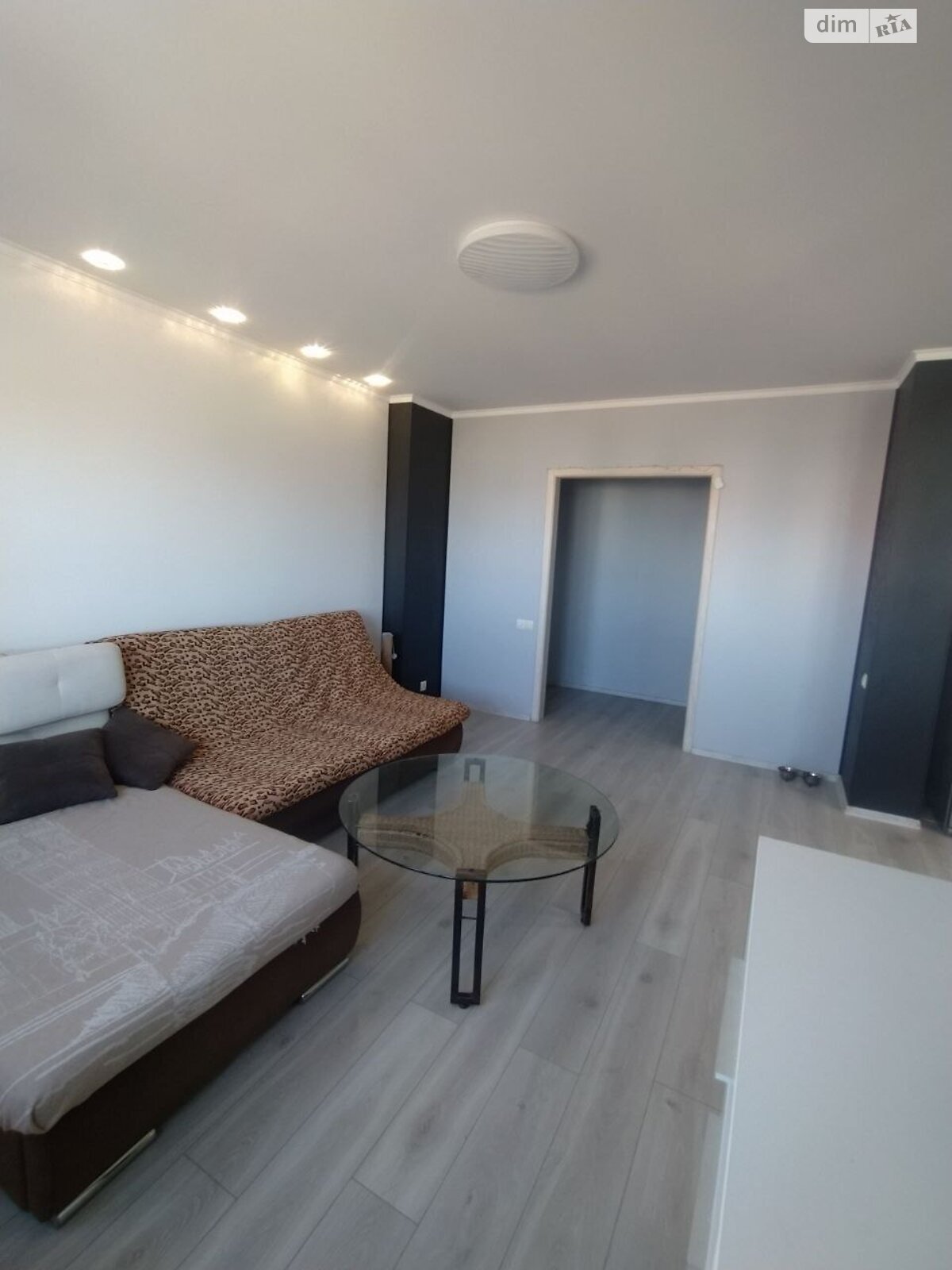 Продаж двокімнатної квартири в Чорноморську, на вул. Захисників України 40, район undefined фото 1