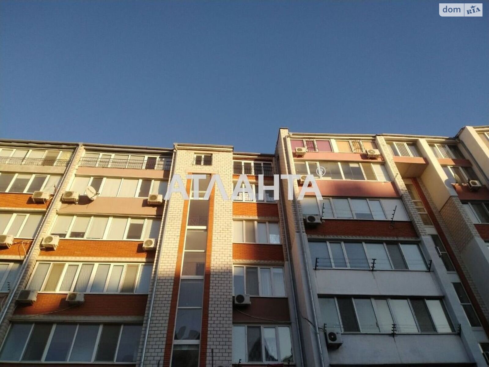 Продажа трехкомнатной квартиры в Черноморске, на ул. 1 Мая, район Ильичевск фото 1