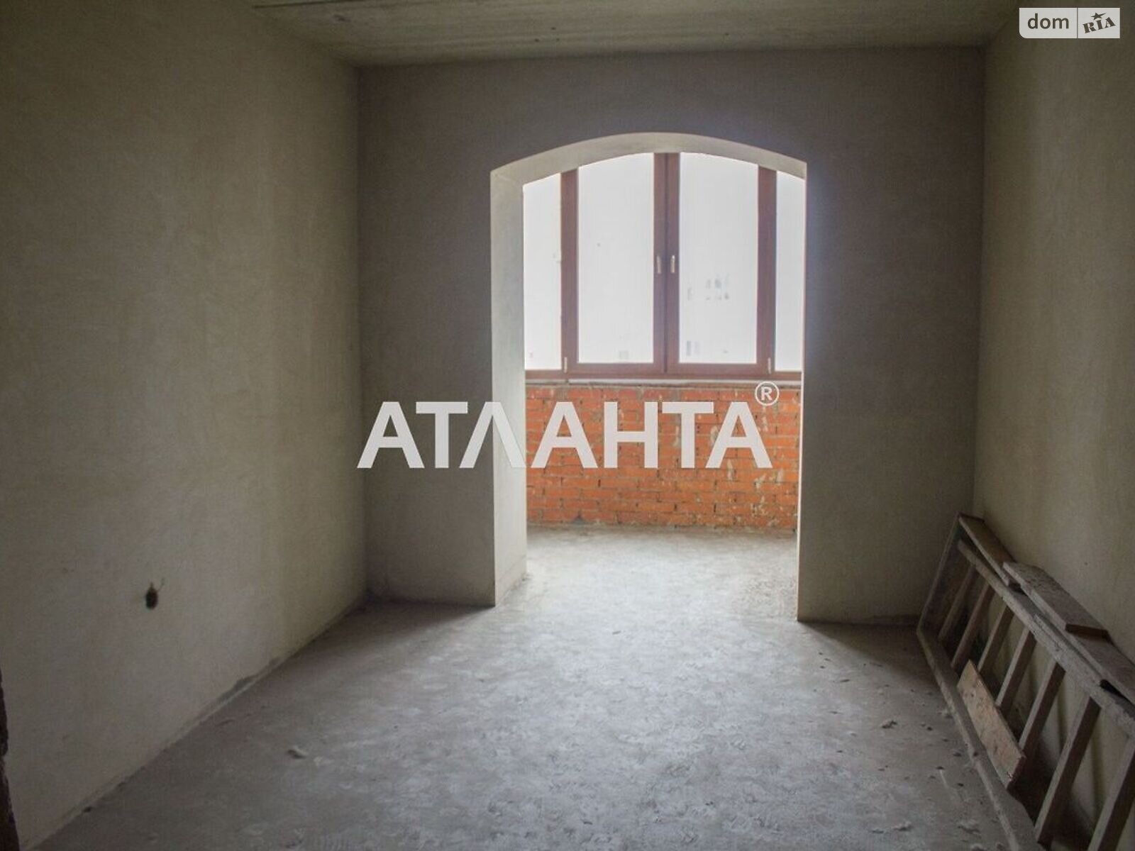 Продажа трехкомнатной квартиры в Черноморске, на ул. 1 Мая, район Ильичевск фото 1