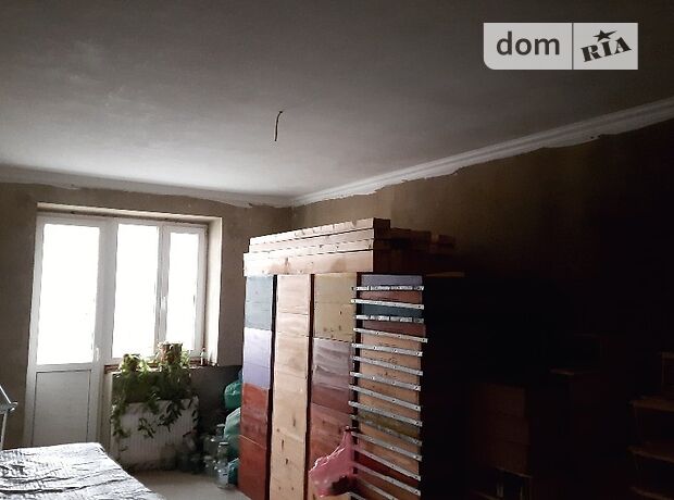 Продаж трикімнатної квартири в Чернівцях на вул. Будівельників 28 район Аеропорт фото 1 Продаж трикімнатної квартири в Чернівцях на вул. Будівельників 28 район Аеропорт фото 1
