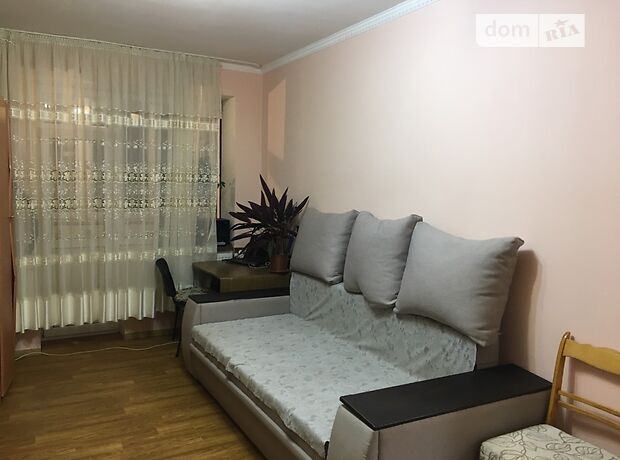 Продаж трикімнатної квартири в Чернівцях на вул. Будівельників 28а район Аеропорт фото 1 Продаж трикімнатної квартири в Чернівцях на вул. Будівельників 28а район Аеропорт фото 1