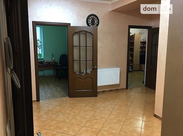 Продаж трикімнатної квартири в Чернівцях на вул. Будівельників район Аеропорт фото 1 Продаж трикімнатної квартири в Чернівцях на вул. Будівельників район Аеропорт фото 1