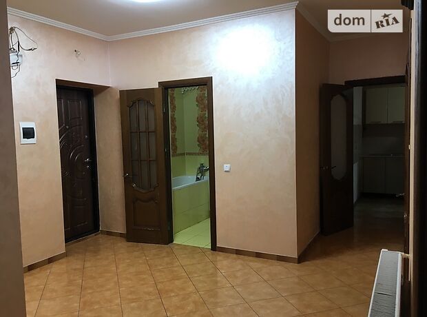 Продаж трикімнатної квартири в Чернівцях на вул. Будівельників район Аеропорт фото 1 Продаж трикімнатної квартири в Чернівцях на вул. Будівельників район Аеропорт фото 1
