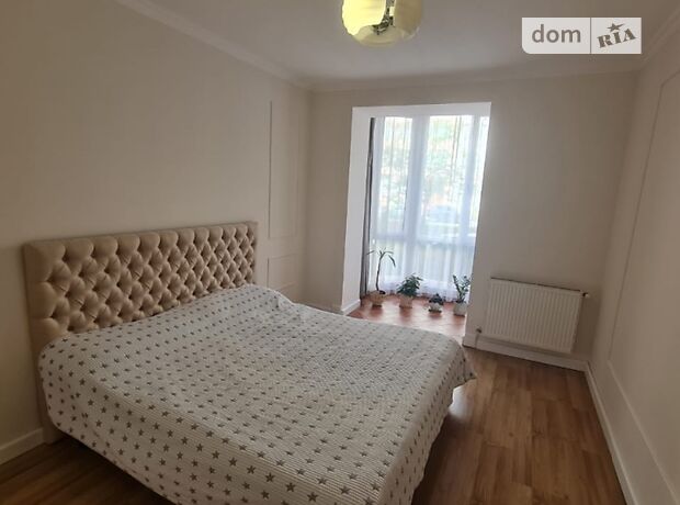 Продажа трехкомнатной квартиры в Черновцах, на ул. Строителей 30, кв. 2, район Аэропорт фото 1 Продажа трехкомнатной квартиры в Черновцах, на ул. Строителей 30, кв. 2, район Аэропорт фото 1