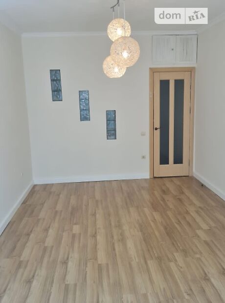 Продажа трехкомнатной квартиры в Черновцах, на ул. Строителей 30, кв. 2, район Аэропорт фото 1 Продажа трехкомнатной квартиры в Черновцах, на ул. Строителей 30, кв. 2, район Аэропорт фото 1
