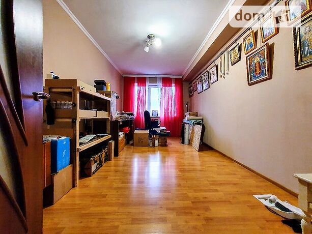 Продаж трикімнатної квартири в Чернівцях на ШКВАРОЧКА КАРМЕЛЮКА район Аеропорт фото 1 Продаж трикімнатної квартири в Чернівцях на ШКВАРОЧКА КАРМЕЛЮКА район Аеропорт фото 1