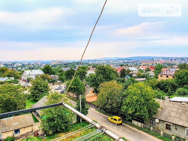 Продаж трикімнатної квартири в Чернівцях на ШКВАРОЧКА КАРМЕЛЮКА район Аеропорт фото 1 Продаж трикімнатної квартири в Чернівцях на ШКВАРОЧКА КАРМЕЛЮКА район Аеропорт фото 1