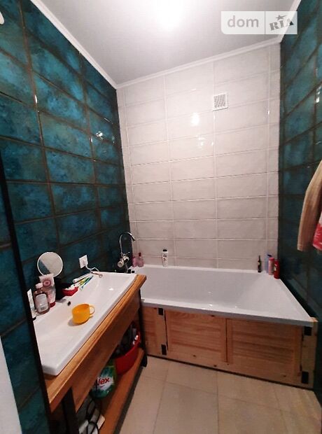 Продажа трехкомнатной квартиры в Черновцах, на Спортивна 12а, район Аэропорт фото 1 Продажа трехкомнатной квартиры в Черновцах, на Спортивна 12а, район Аэропорт фото 1