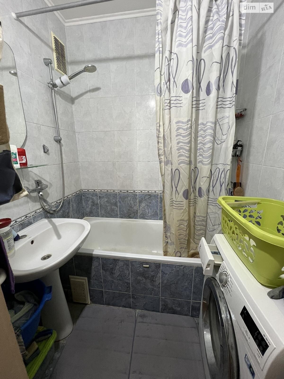 Продажа трехкомнатной квартиры в Черновцах, на ул. Энтузиастов 9А, фото 1 Продажа трехкомнатной квартиры в Черновцах, на ул. Энтузиастов 9А, фото 1