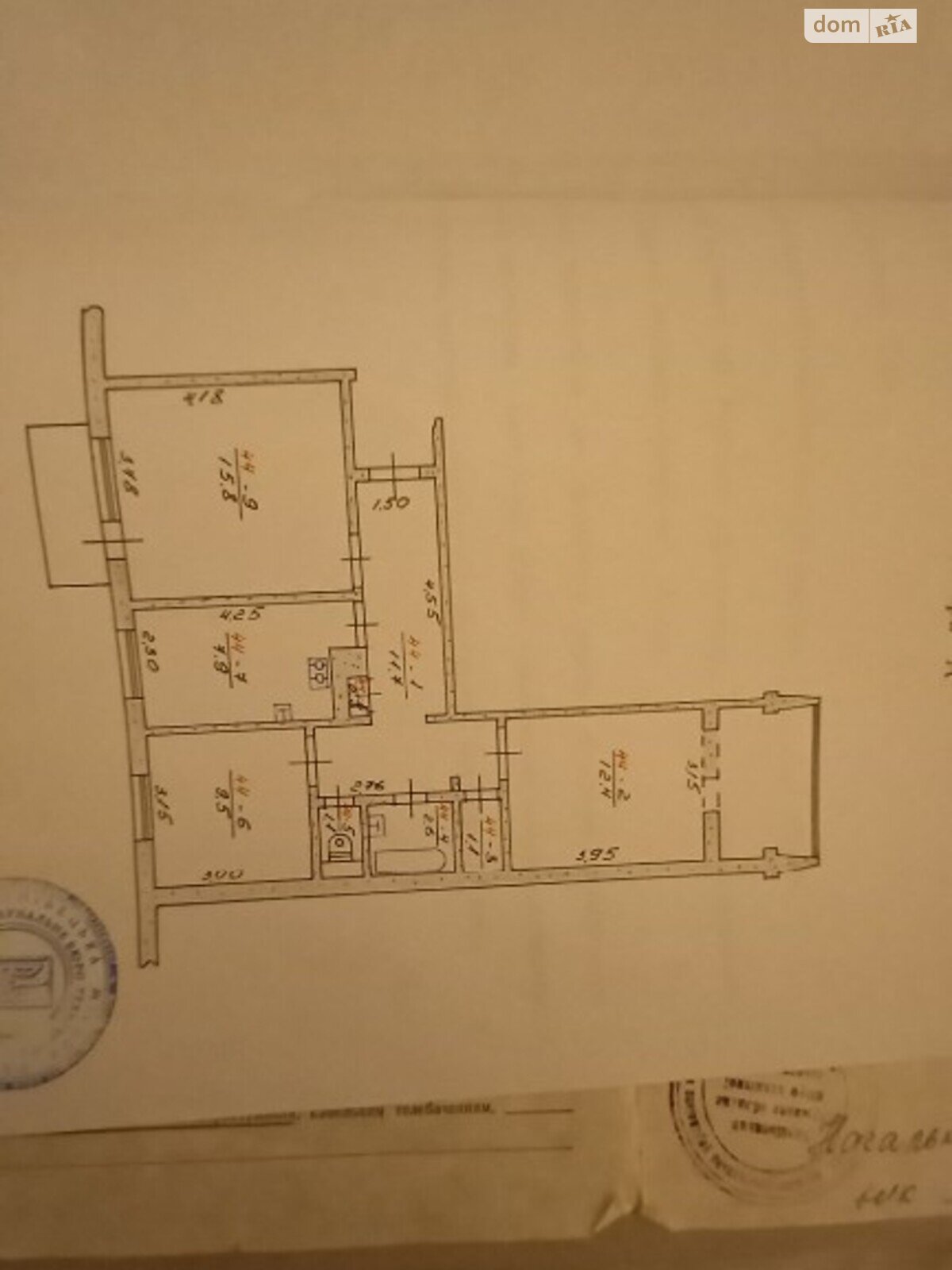 Продажа трехкомнатной квартиры в Черновцах, на бул. Героев Крут 14, район Бульвар Героев Сталинграда фото 1