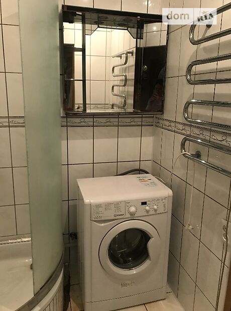 Продажа трехкомнатной квартиры в Черновцах, на Крут Героїв Бульвар район Бульвар Героев Сталинграда фото 1 Продажа трехкомнатной квартиры в Черновцах, на Крут Героїв Бульвар район Бульвар Героев Сталинграда фото 1
