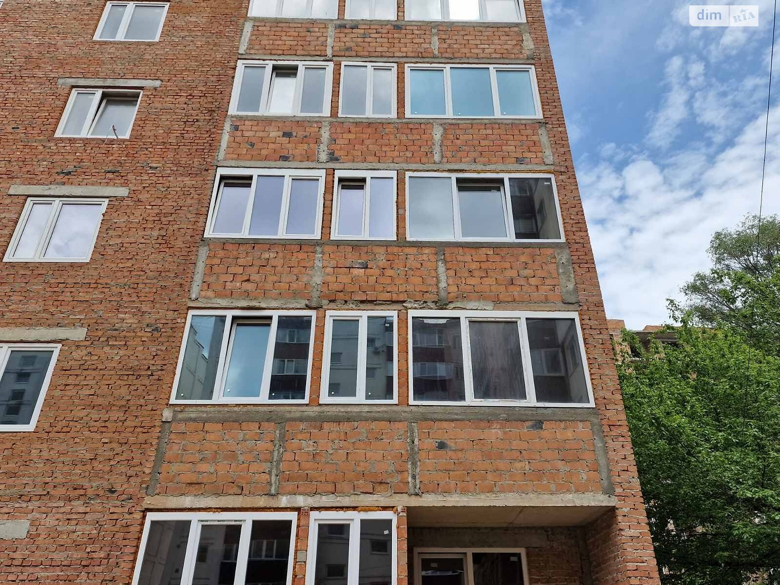 Продаж трикімнатної квартири в Чернівцях, на вул. Головна 275 Е, фото 1 Продаж трикімнатної квартири в Чернівцях, на вул. Головна 275 Е, фото 1