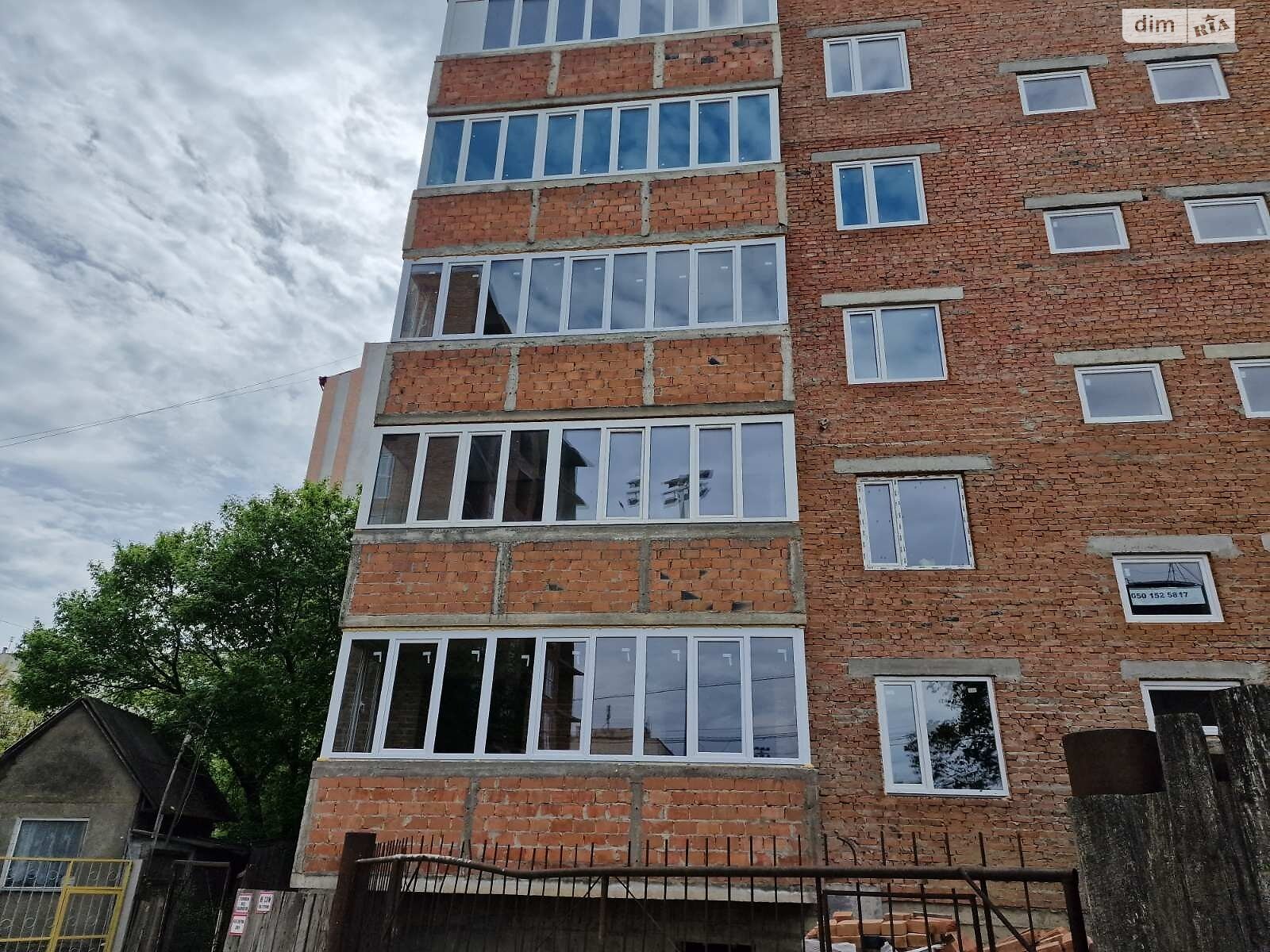 Продаж трикімнатної квартири в Чернівцях, на вул. Головна 275 Е, фото 1 Продаж трикімнатної квартири в Чернівцях, на вул. Головна 275 Е, фото 1