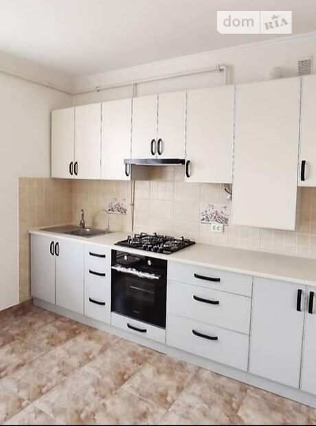 Продажа трехкомнатной квартиры в Черновцах, на ул. Русская район Фастовская фото 1 Продажа трехкомнатной квартиры в Черновцах, на ул. Русская район Фастовская фото 1
