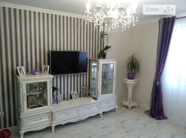 Продаж двокімнатної квартири в Чернівцях, на вул. Руська 219, район Фастівська фото 1 Продаж двокімнатної квартири в Чернівцях, на вул. Руська 219, район Фастівська фото 1