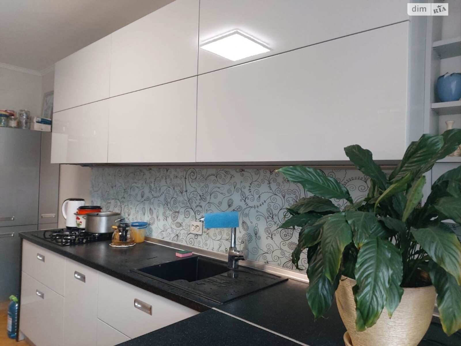 Продажа трехкомнатной квартиры в Черновцах, на ул. Корнея Толстюка 8А, фото 1 Продажа трехкомнатной квартиры в Черновцах, на ул. Корнея Толстюка 8А, фото 1