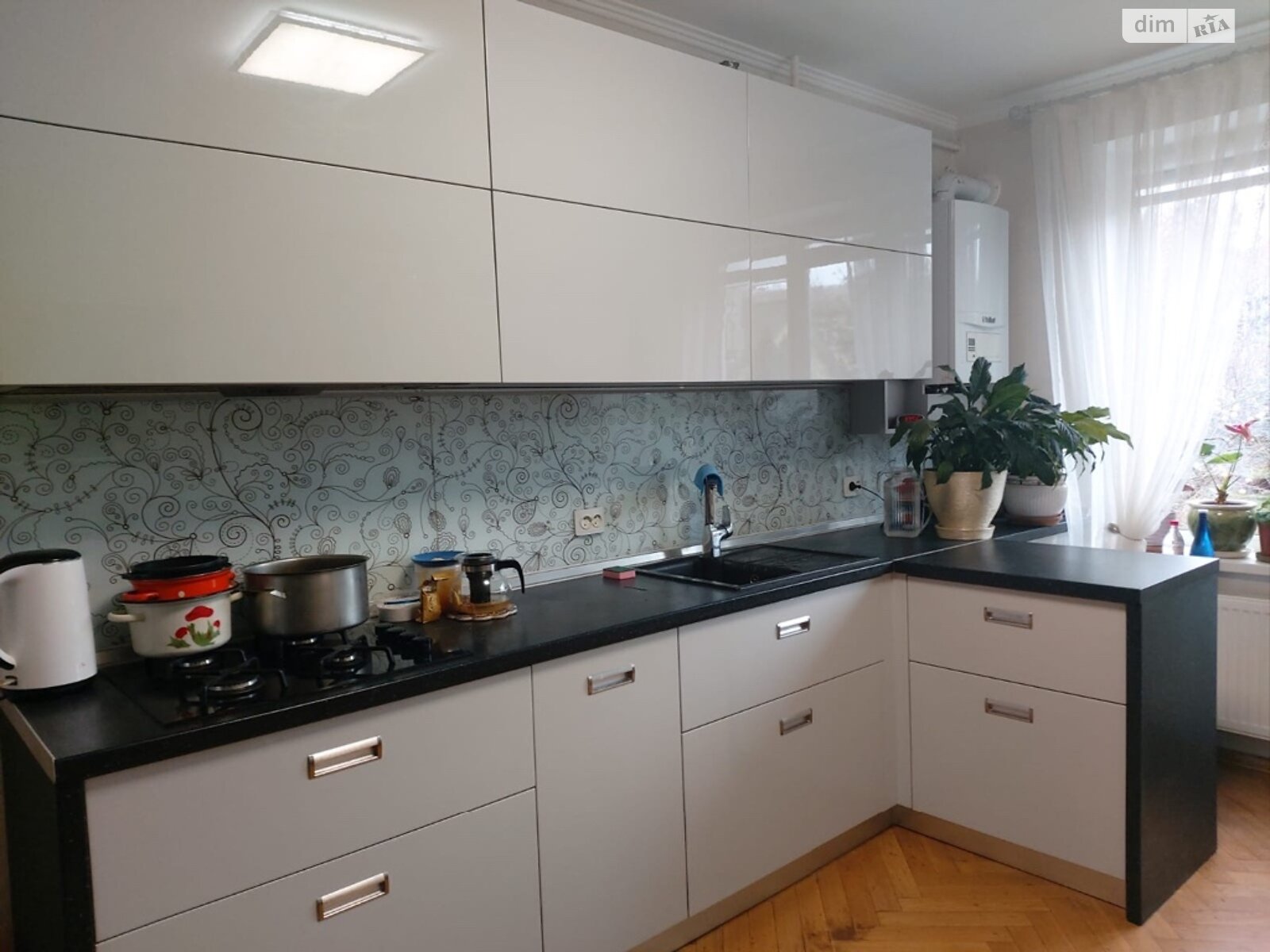 Продажа трехкомнатной квартиры в Черновцах, на ул. Корнея Толстюка 8А, фото 1 Продажа трехкомнатной квартиры в Черновцах, на ул. Корнея Толстюка 8А, фото 1