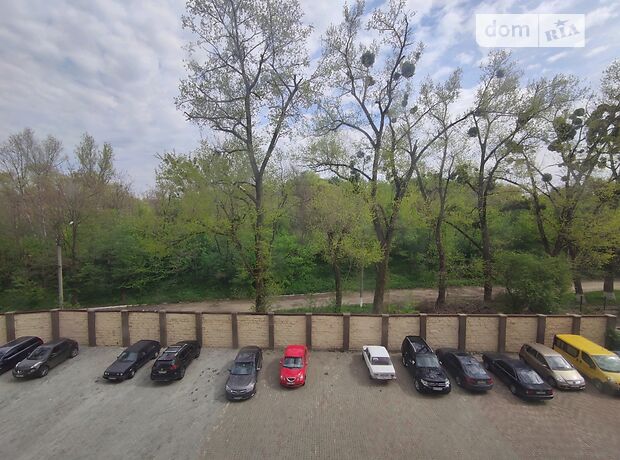 Продаж трикімнатної квартири в Чернівцях на вул. Прутська 29б район Гагаріна фото 1 Продаж трикімнатної квартири в Чернівцях на вул. Прутська 29б район Гагаріна фото 1
