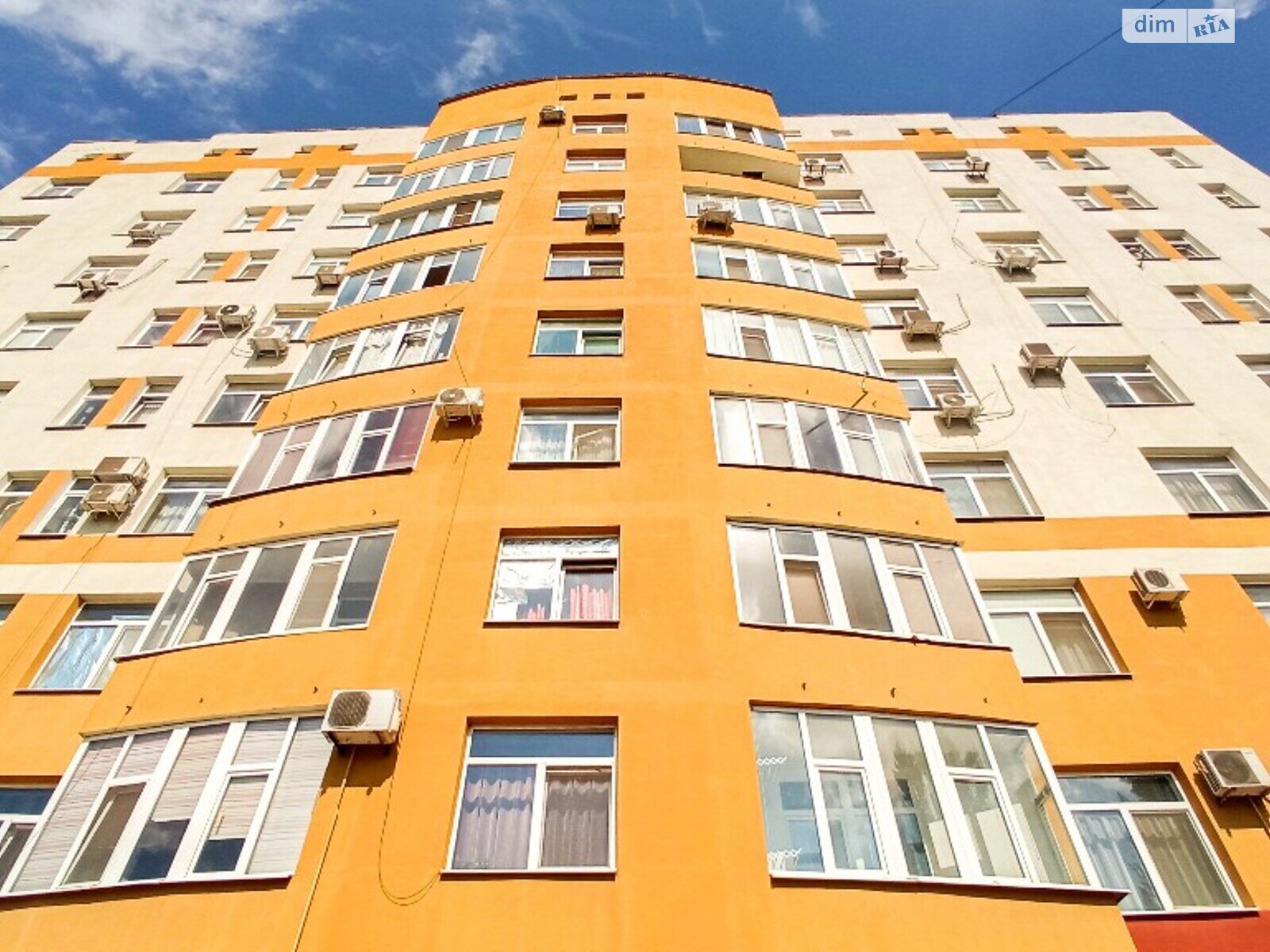 Продажа трехкомнатной квартиры в Черновцах, на ул. Филиппа Орлика 2А, район Героев Майдана фото 1