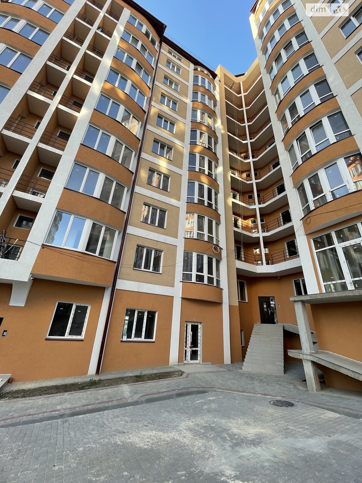 Продажа трехкомнатной квартиры в Черновцах, на ул. Героев Майдана 47, район Героев Майдана фото 1