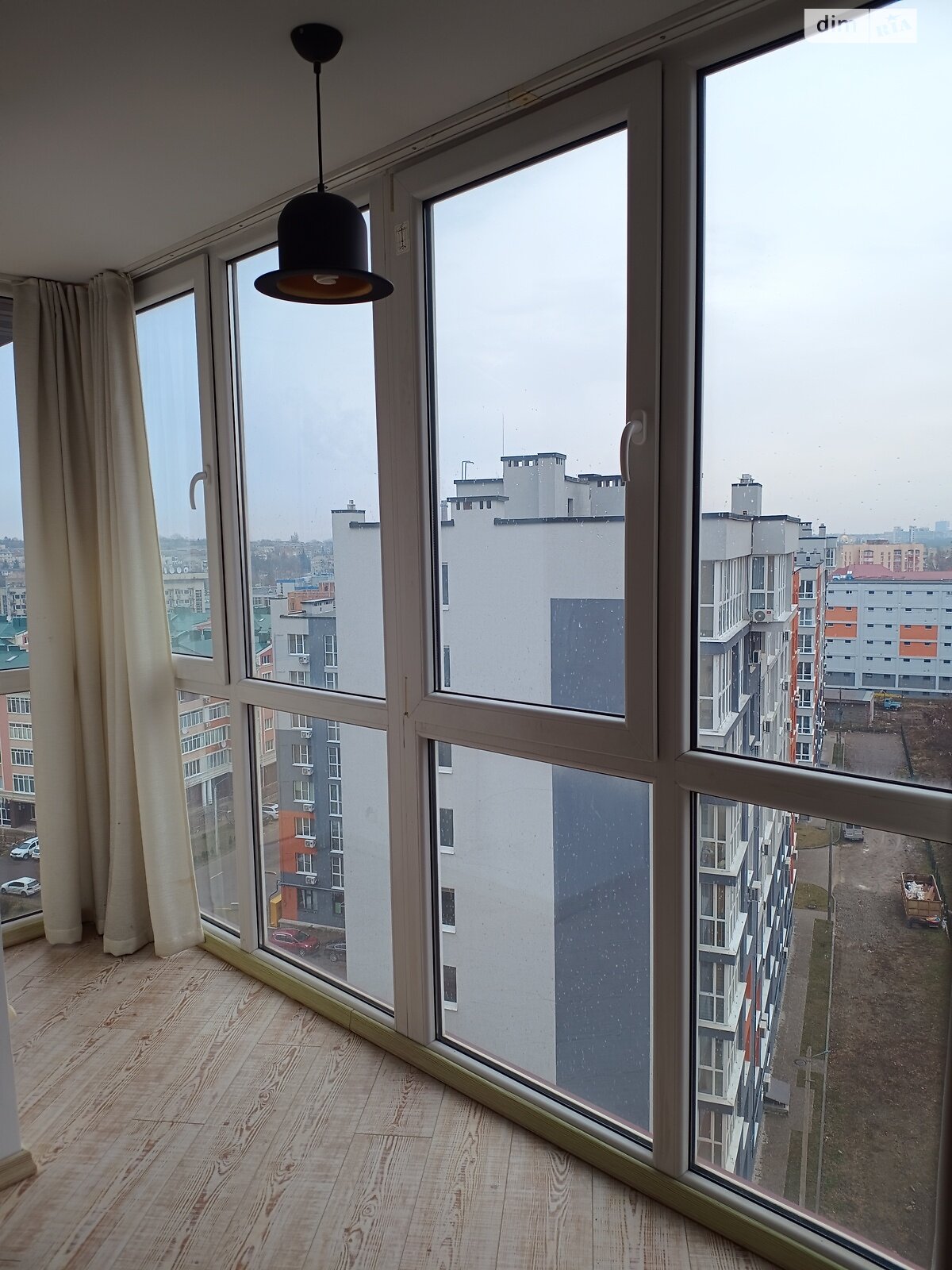 Продажа четырехкомнатной квартиры в Черновцах, на ул. Шухевича Романа 9А, район Героев Майдана фото 1 Продажа четырехкомнатной квартиры в Черновцах, на ул. Шухевича Романа 9А, район Героев Майдана фото 1